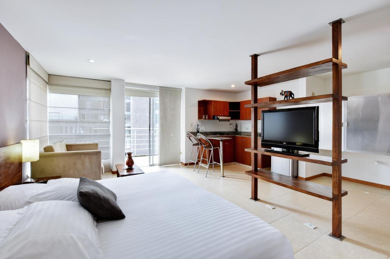 Cyan Suites Poblado By Mde Bnb Μεντεγίν Εξωτερικό φωτογραφία