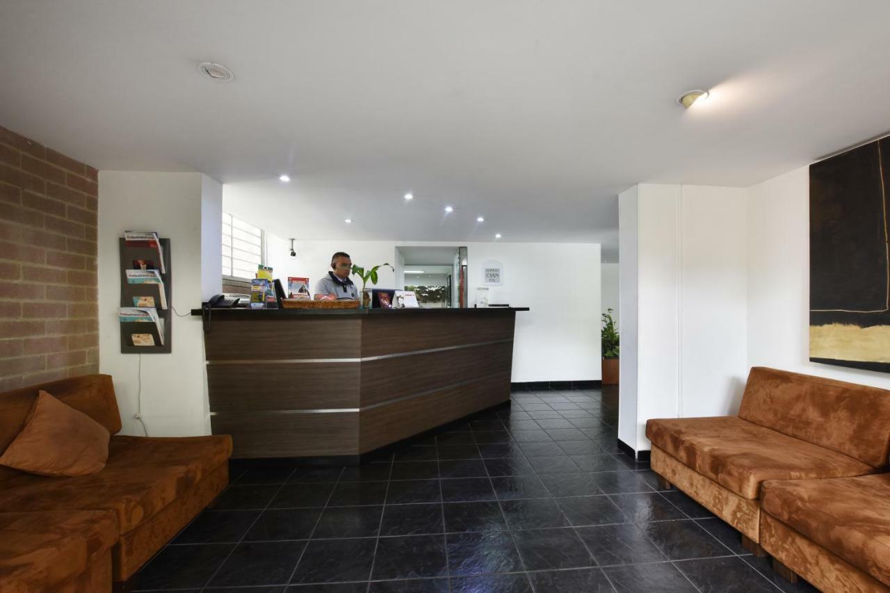 Cyan Suites Poblado By Mde Bnb Μεντεγίν Εξωτερικό φωτογραφία